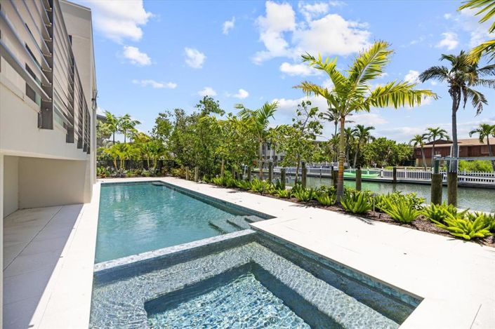 Image No.50-4 Bed Property for sale