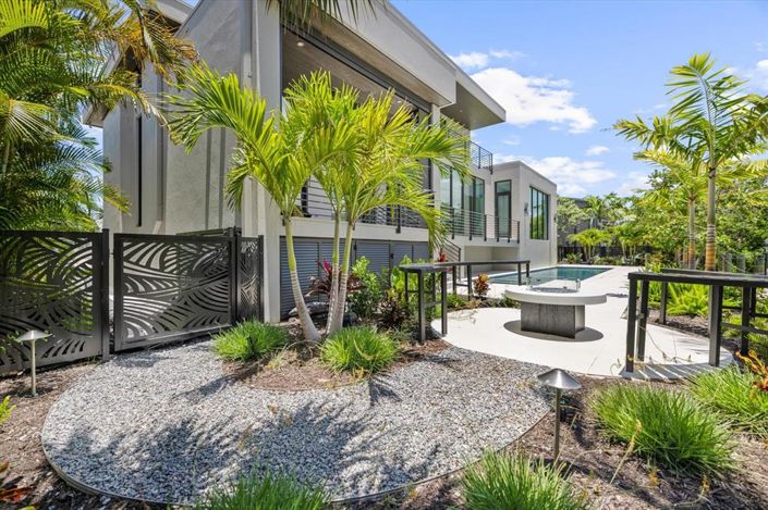 Image No.54-4 Bed Property for sale