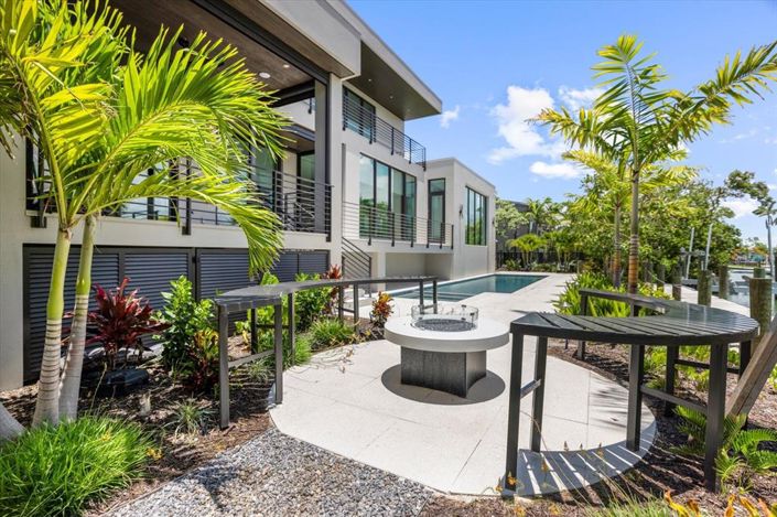 Image No.55-4 Bed Property for sale