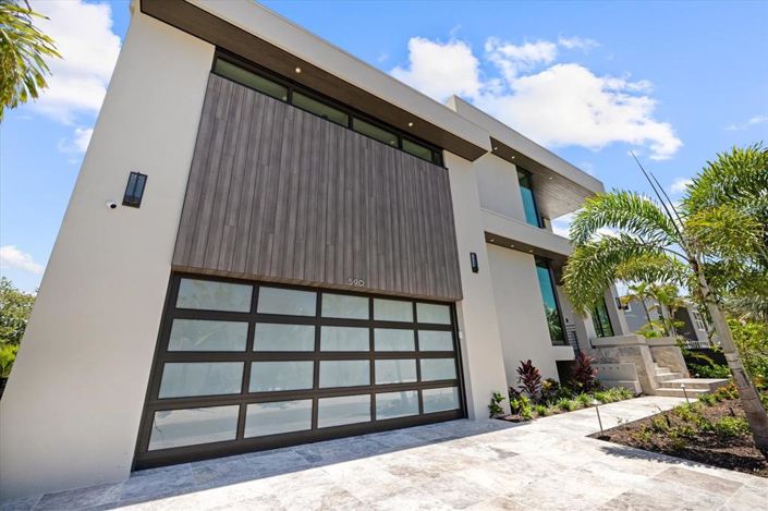 Image No.60-4 Bed Property for sale