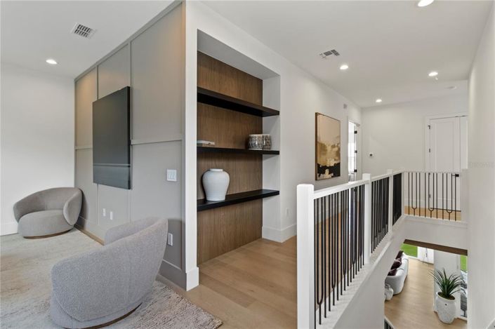 Image No.29-6 Bed Property for sale