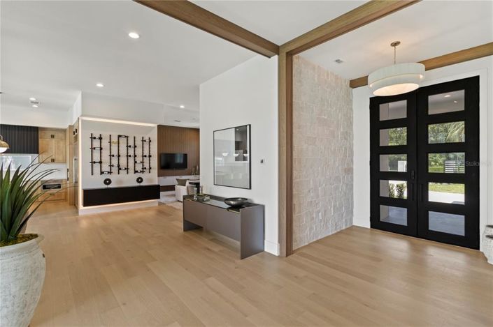 Image No.3-6 Bed Property for sale