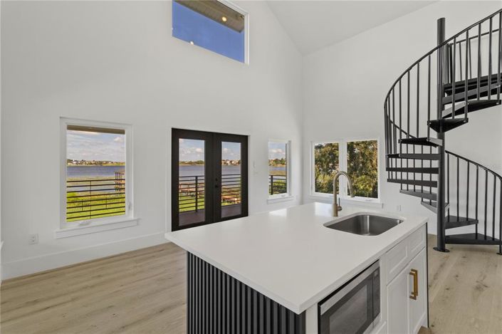 Image No.39-6 Bed Property for sale