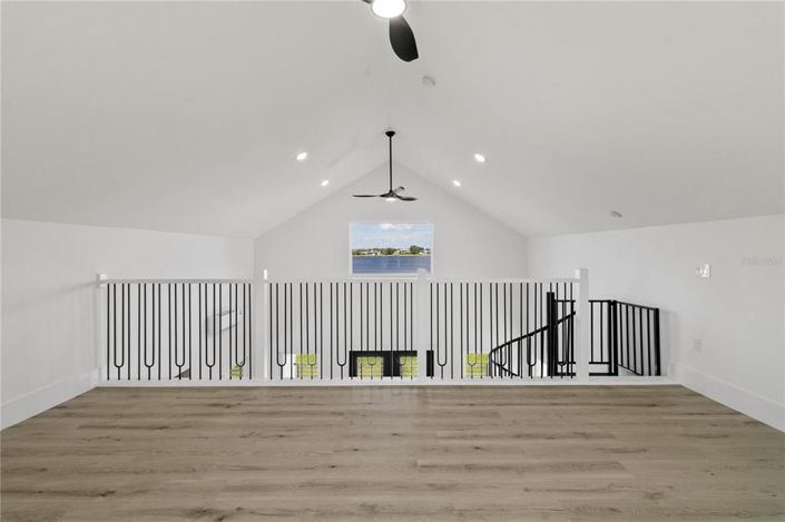 Image No.40-6 Bed Property for sale