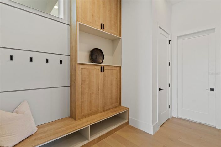 Image No.42-6 Bed Property for sale