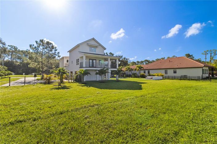 Image No.50-6 Bed Property for sale