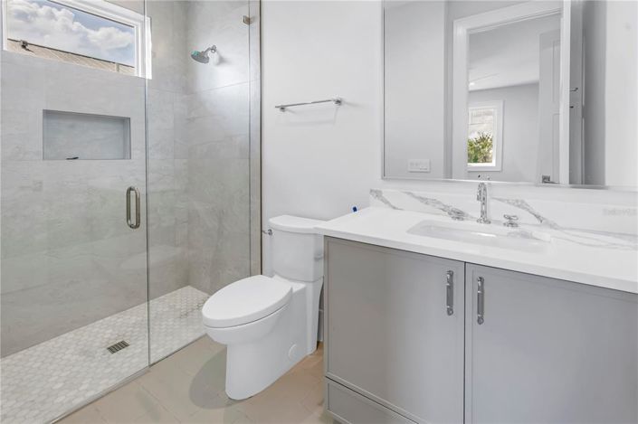 Image No.25-8 Bed Property for sale