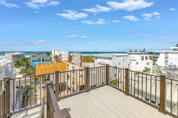 Image No.32-8 Bed Property for sale