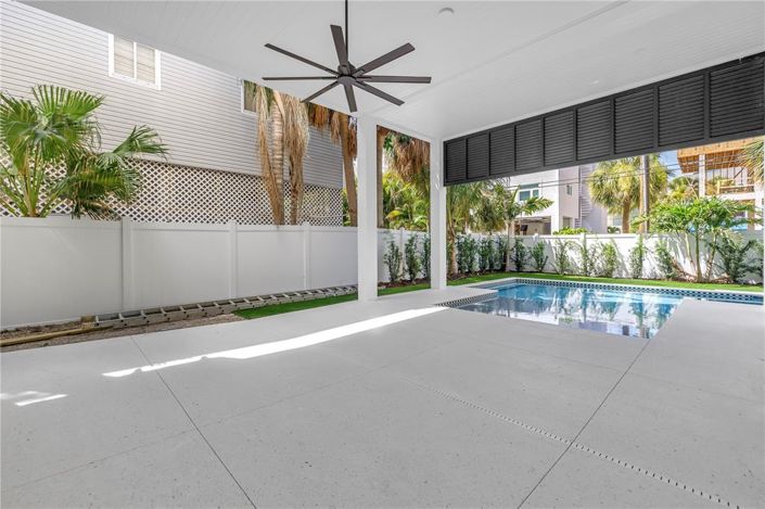 Image No.35-8 Bed Property for sale