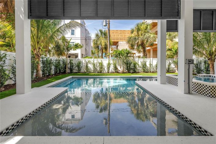 Image No.37-8 Bed Property for sale