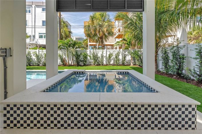 Image No.38-8 Bed Property for sale