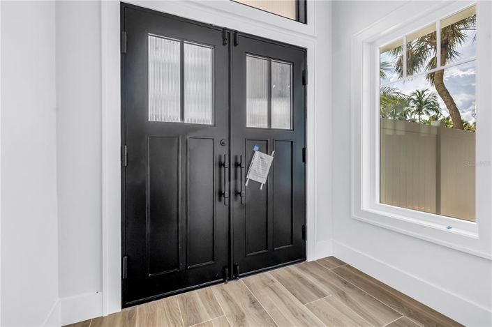 Image No.4-8 Bed Property for sale