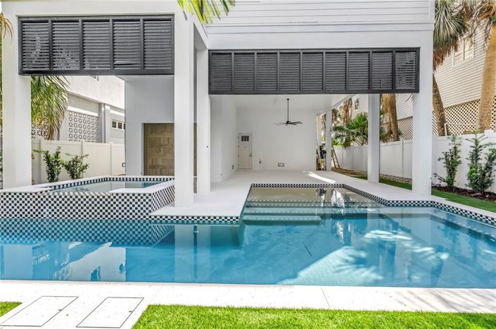 Image No.41-8 Bed Property for sale