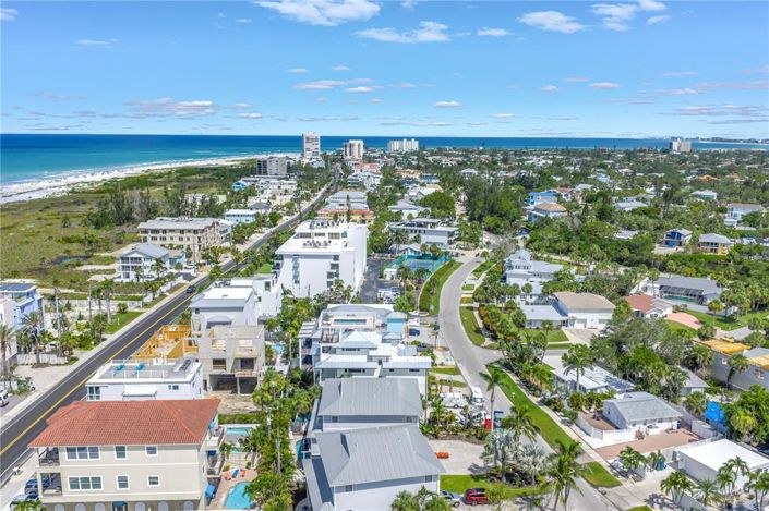 Image No.44-8 Bed Property for sale