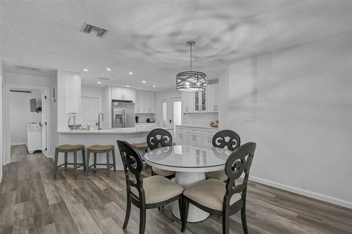 Image No.12-2 Bed Property for sale