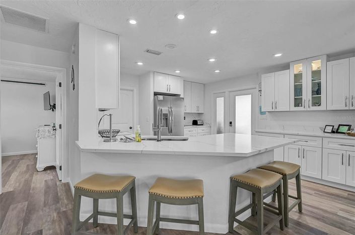 Image No.4-2 Bed Property for sale