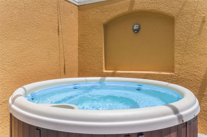 Image No.28-3 Bed Townhouse for sale