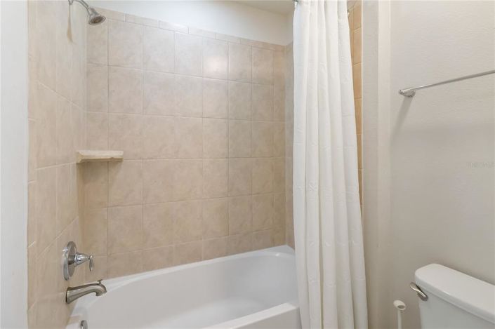 Image No.21-6 Bed Property for sale