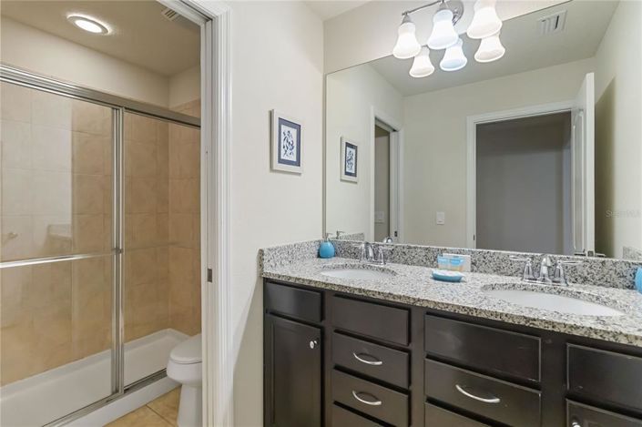 Image No.23-6 Bed Property for sale