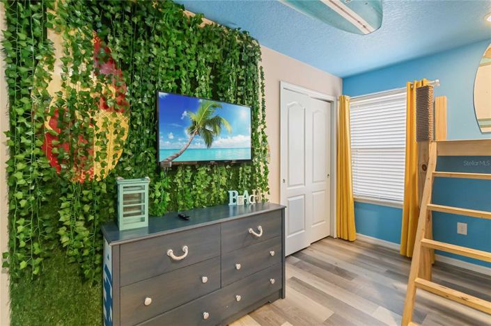 Image No.25-6 Bed Property for sale