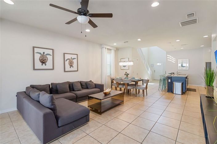 Image No.6-6 Bed Property for sale