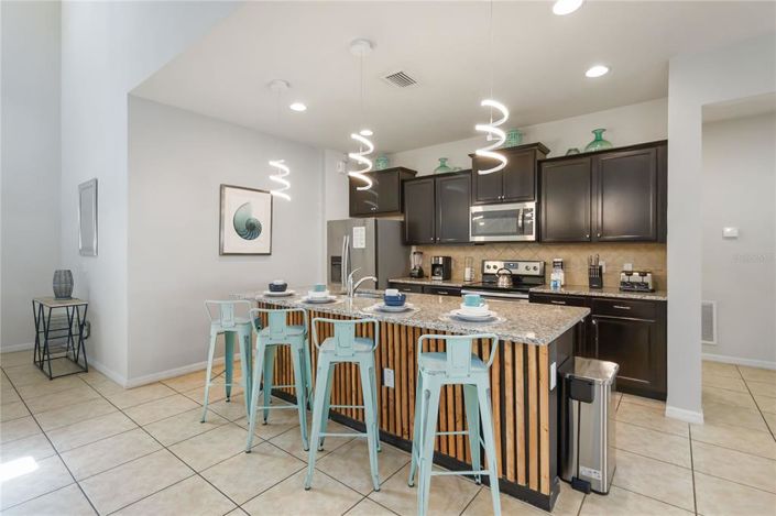 Image No.8-6 Bed Property for sale