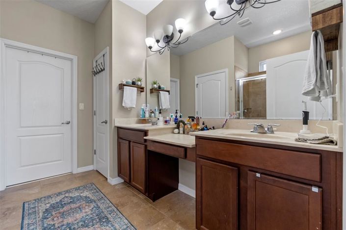 Image No.12-3 Bed Property for sale