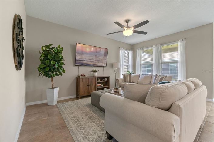 Image No.3-3 Bed Property for sale