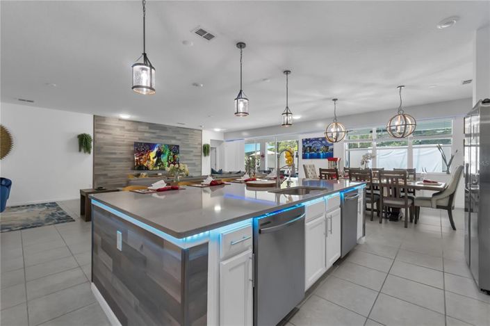 Image No.11-15 Bed Property for sale