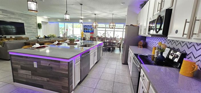 Image No.13-15 Bed Property for sale