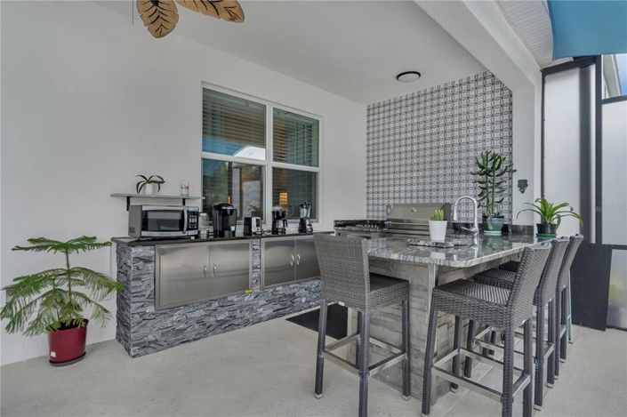 Image No.18-15 Bed Property for sale