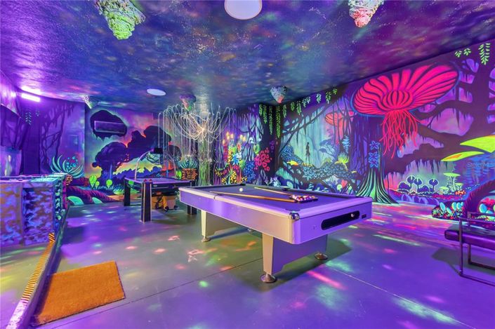 Image No.21-15 Bed Property for sale