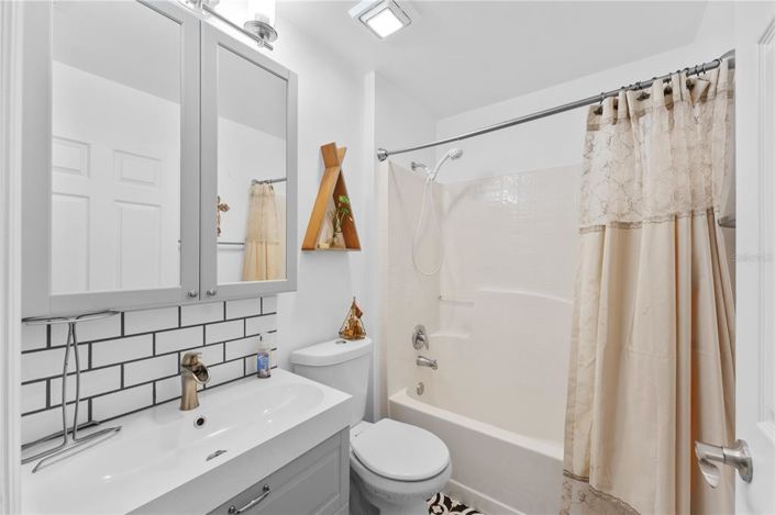 Image No.14-3 Bed Property for sale