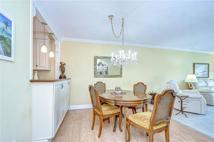 Image No.11-2 Bed Property for sale