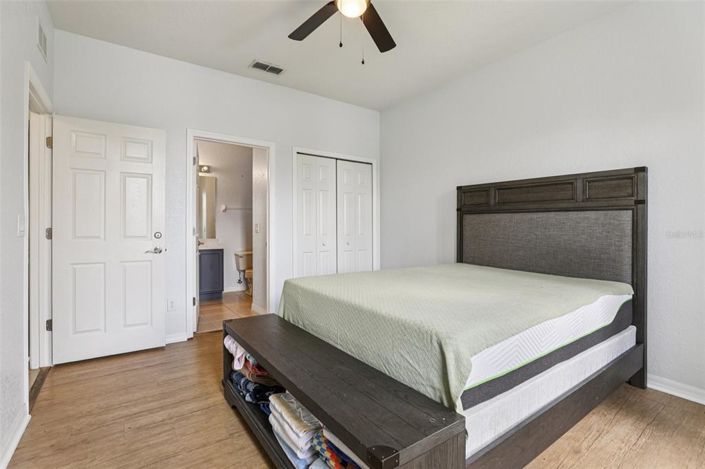 Image No.19-4 Bed Townhouse for sale