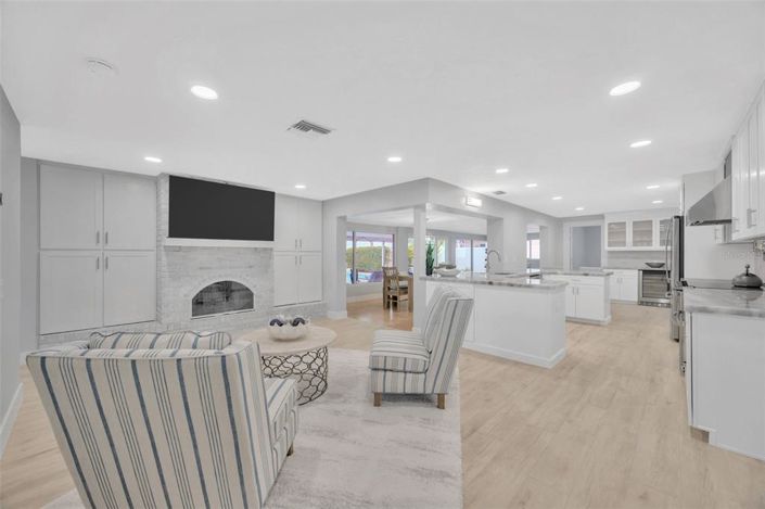 Image No.12-3 Bed Property for sale