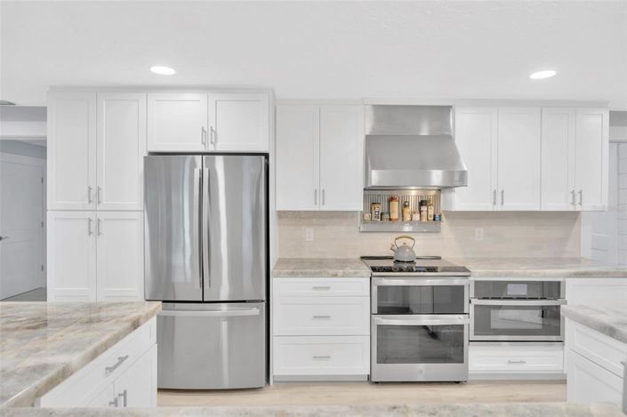 Image No.15-3 Bed Property for sale