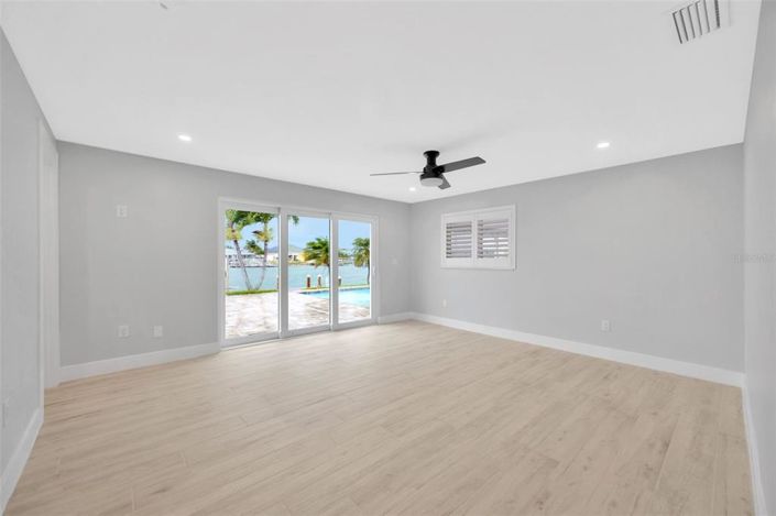 Image No.47-3 Bed Property for sale