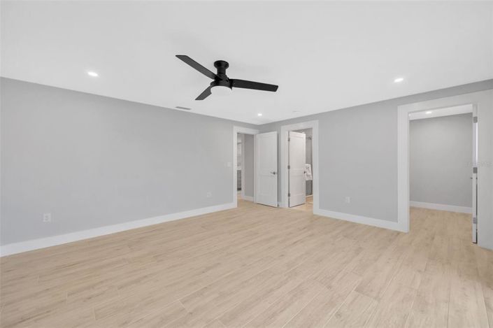 Image No.51-3 Bed Property for sale