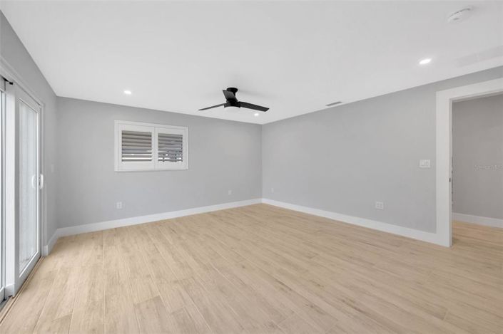 Image No.56-3 Bed Property for sale