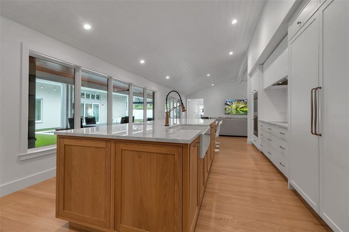 Image No.13-5 Bed Property for sale