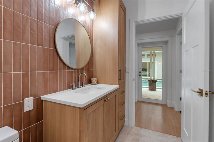 Image No.29-5 Bed Property for sale