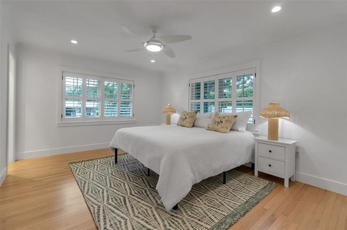 Image No.42-5 Bed Property for sale