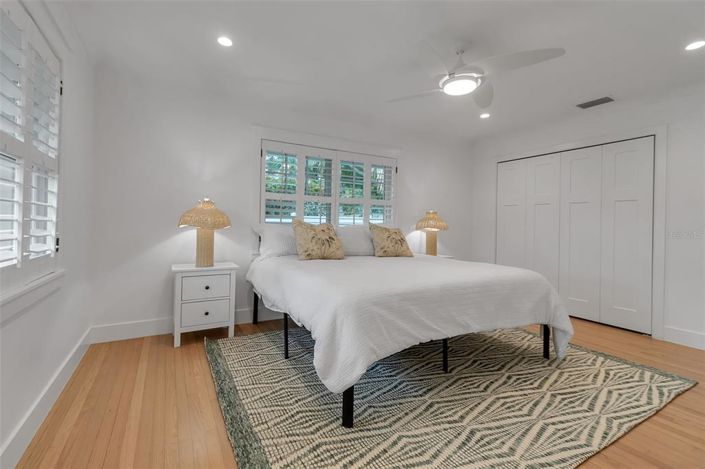 Image No.43-5 Bed Property for sale