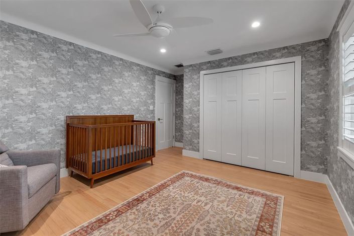 Image No.50-5 Bed Property for sale