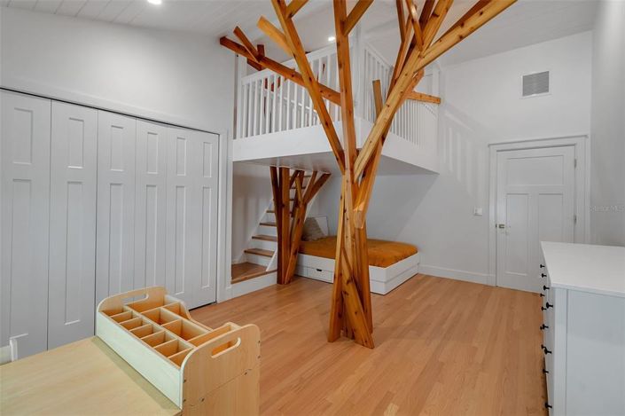 Image No.53-5 Bed Property for sale