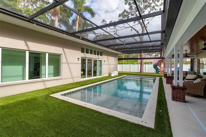 Image No.63-5 Bed Property for sale