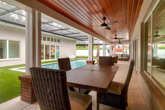 Image No.67-5 Bed Property for sale