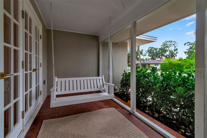 Image No.71-5 Bed Property for sale