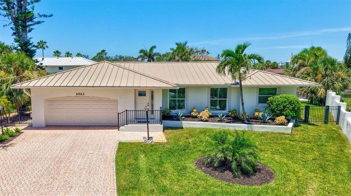 Image No.2-3 Bed Property for sale